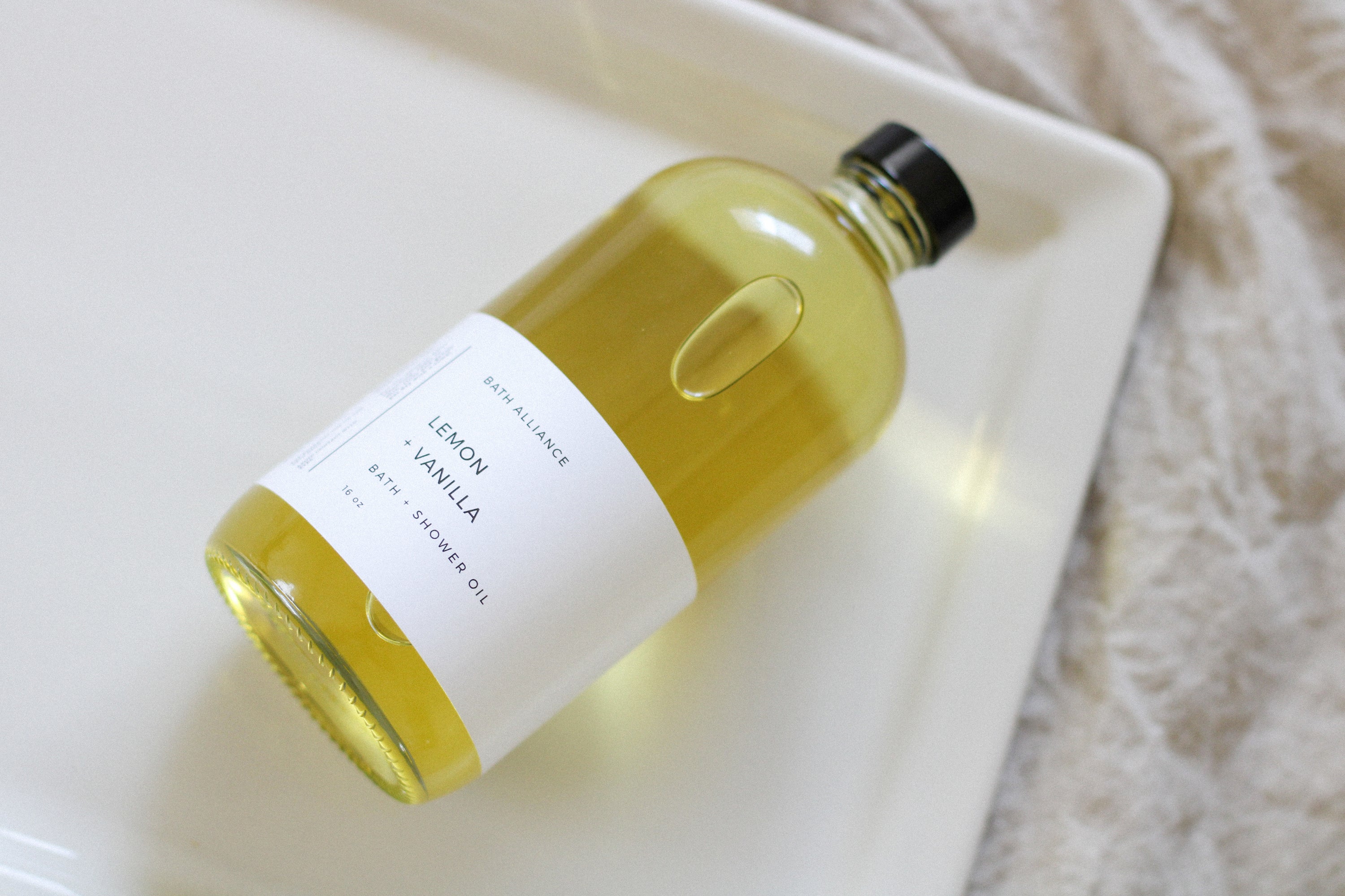 LEMON + VANILLA BATH + SHOWER OIL